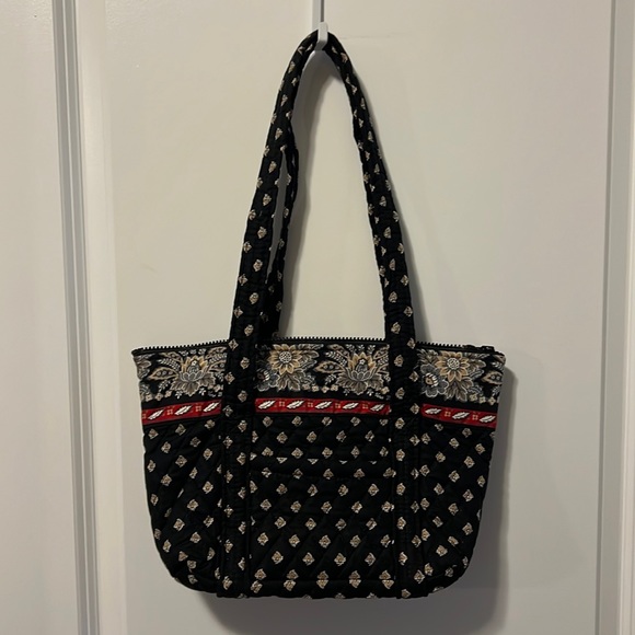 Vera Bradley Other - Retired Vera Bradley Petite Paddy in classic back pocketbook